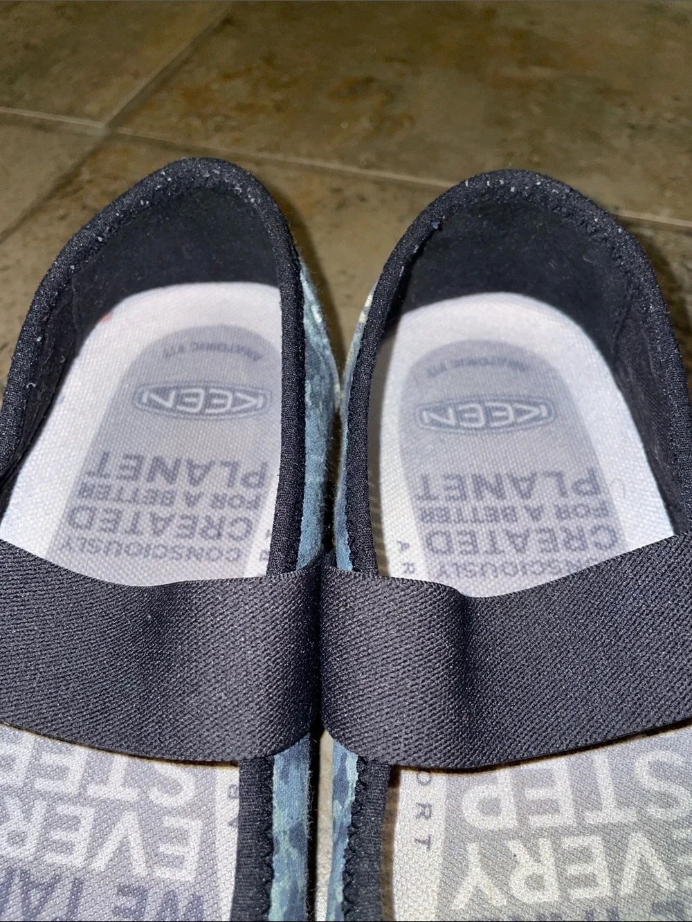 KEEN Sienna Canvas Mary Jane Shoes Women's 9.5 EU 40 Slip On Flats 1025051